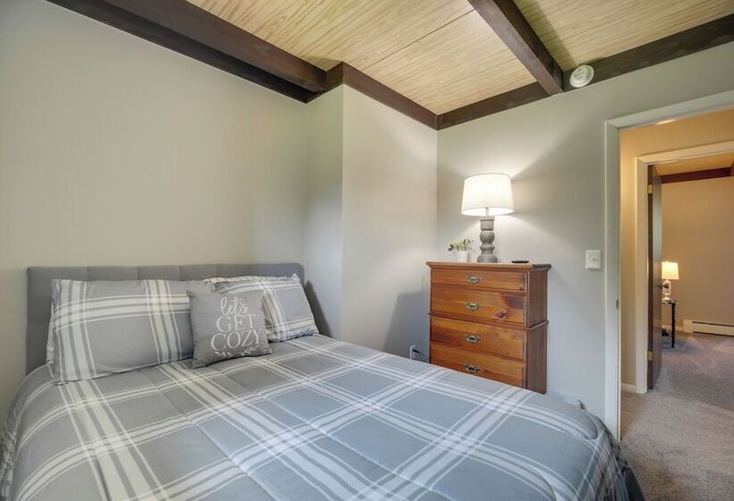 Newcomb Retreat W/ Mountain Views & Fire Pit!