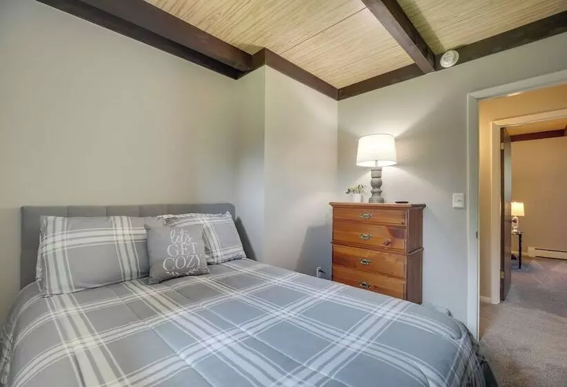 Newcomb Retreat W/ Mountain Views & Fire Pit!