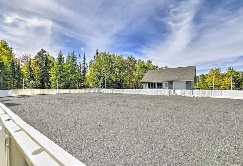 Newcomb Retreat W/ Mountain Views & Fire Pit!