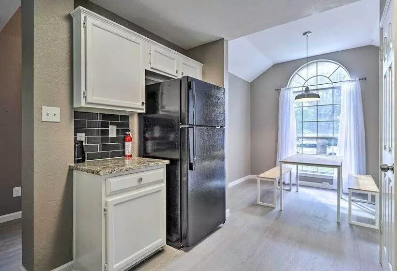 Peaceful Austin Home W/ Private Backyard!