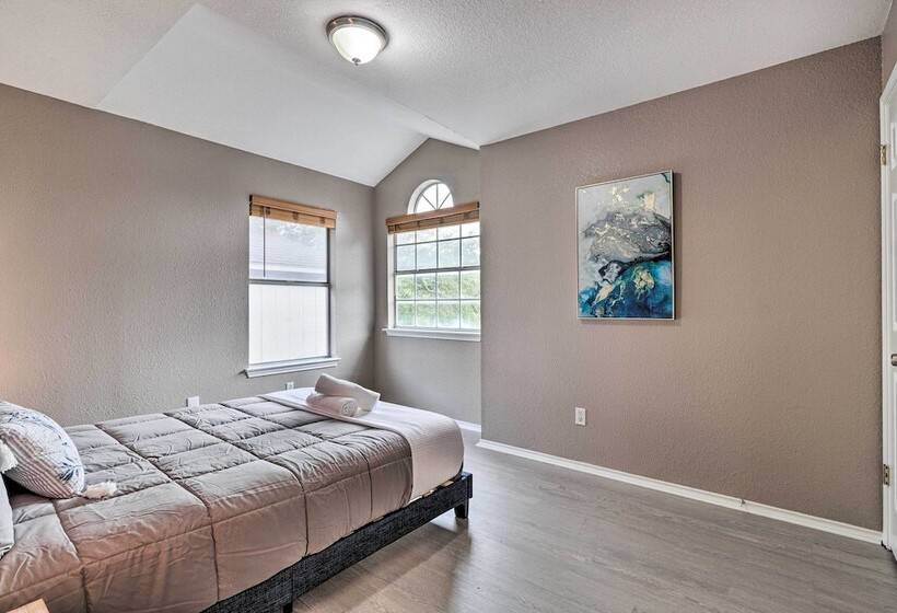 Peaceful Austin Home W/ Private Backyard!