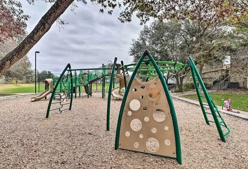 Peaceful Austin Home W/ Private Backyard!