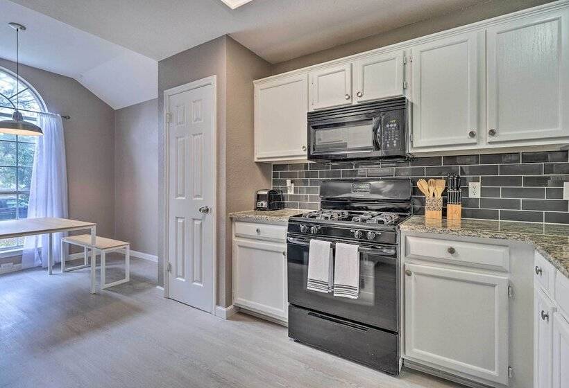 Peaceful Austin Home W/ Private Backyard!