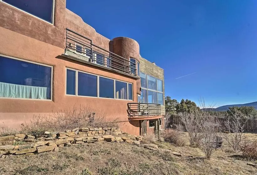 Peaceful New Mexico Retreat W/ Panoramic Mtn Views