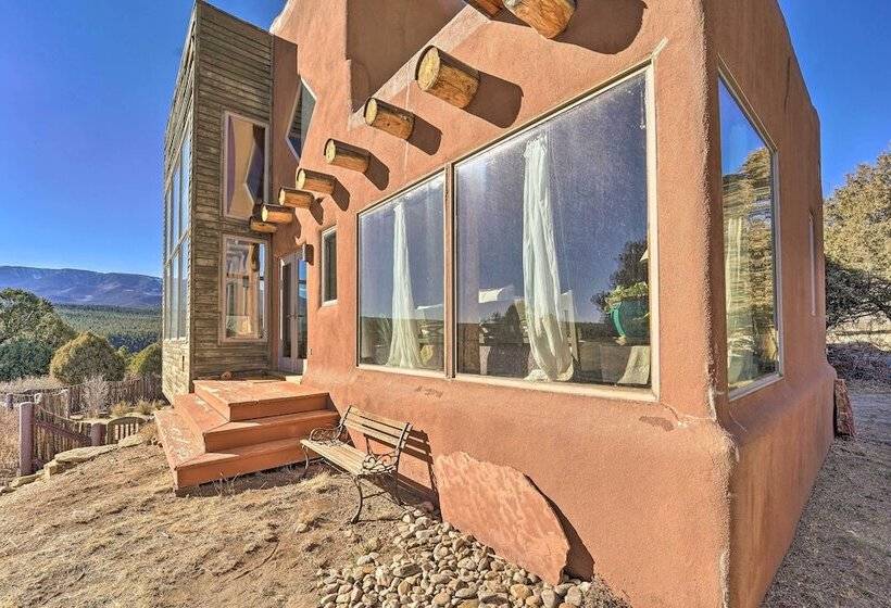 Peaceful New Mexico Retreat W/ Panoramic Mtn Views