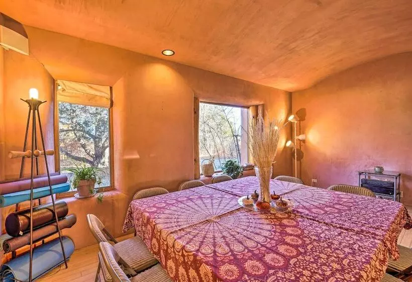 Peaceful New Mexico Retreat W/ Panoramic Mtn Views