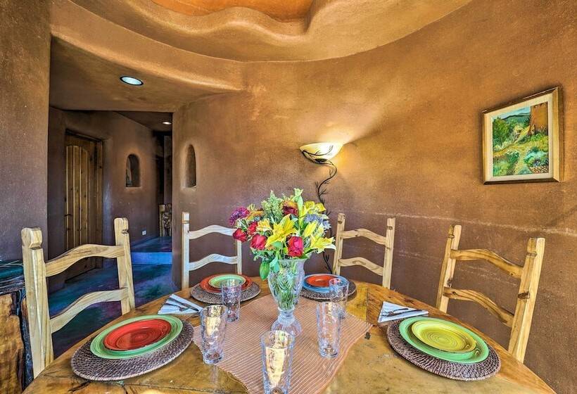 Peaceful New Mexico Retreat W/ Panoramic Mtn Views