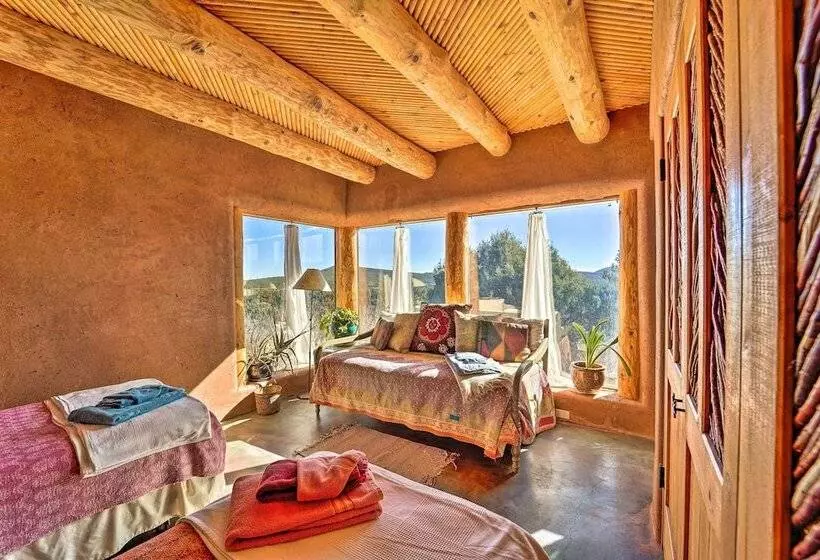 Peaceful New Mexico Retreat W/ Panoramic Mtn Views