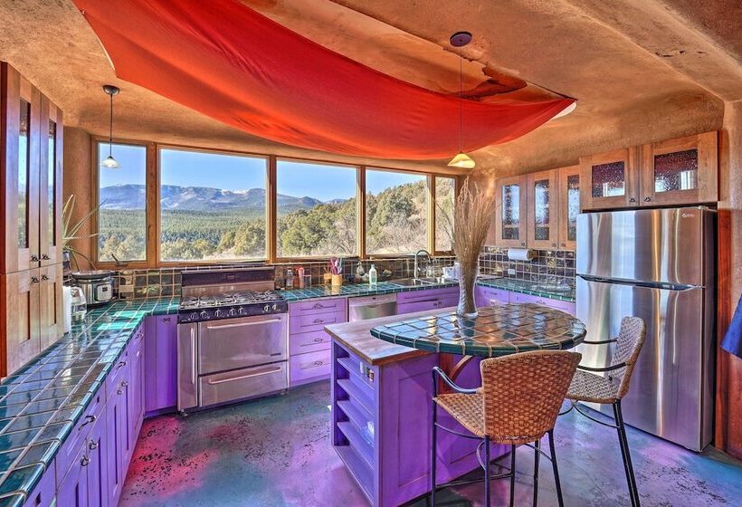 Peaceful New Mexico Retreat W/ Panoramic Mtn Views