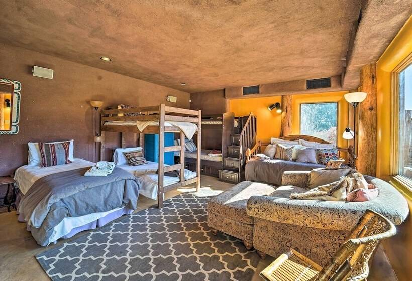 Peaceful New Mexico Retreat W/ Panoramic Mtn Views