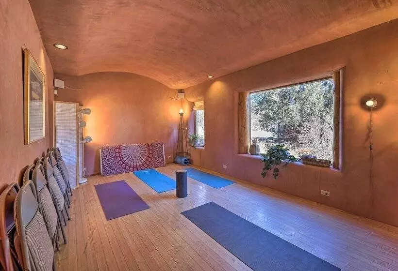 Peaceful New Mexico Retreat W/ Panoramic Mtn Views