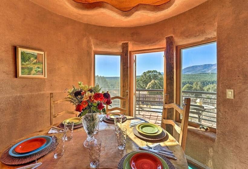 Peaceful New Mexico Retreat W/ Panoramic Mtn Views