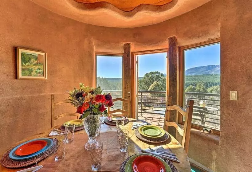 Peaceful New Mexico Retreat W/ Panoramic Mtn Views