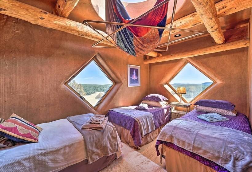 Peaceful New Mexico Retreat W/ Panoramic Mtn Views