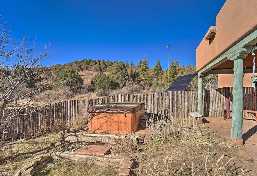 Peaceful New Mexico Retreat W/ Panoramic Mtn Views