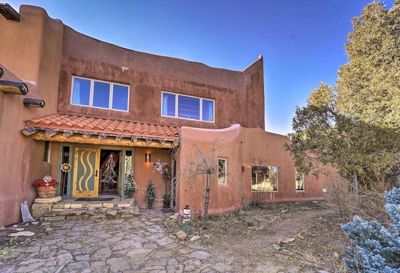 Peaceful New Mexico Retreat W/ Panoramic Mtn Views