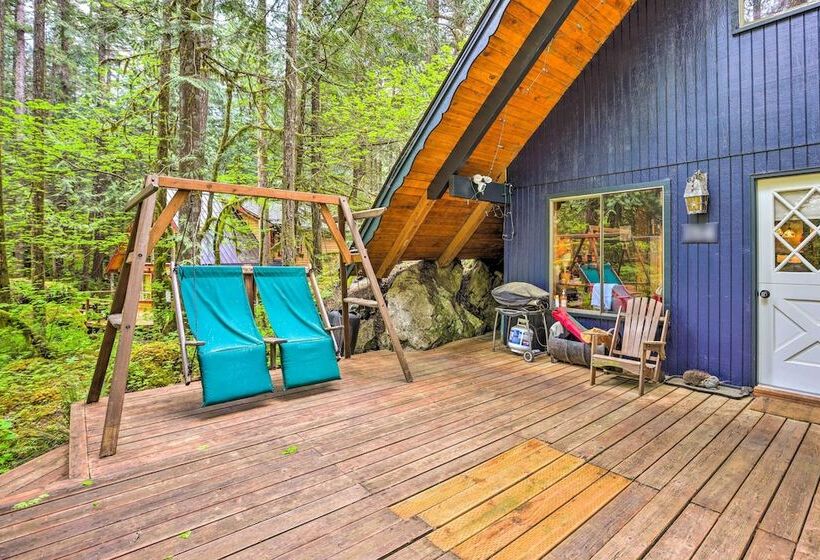 Peaceful Wooded Cabin By Mt. Baker Ski Area!