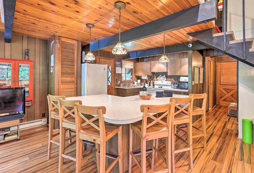 Peaceful Wooded Cabin By Mt. Baker Ski Area!