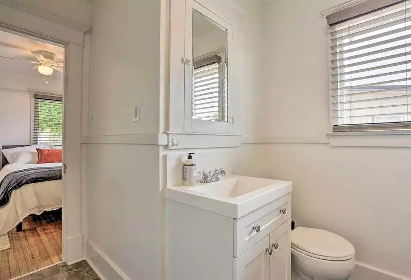 Pet Friendly Baker City Escape W/ Private Yard!