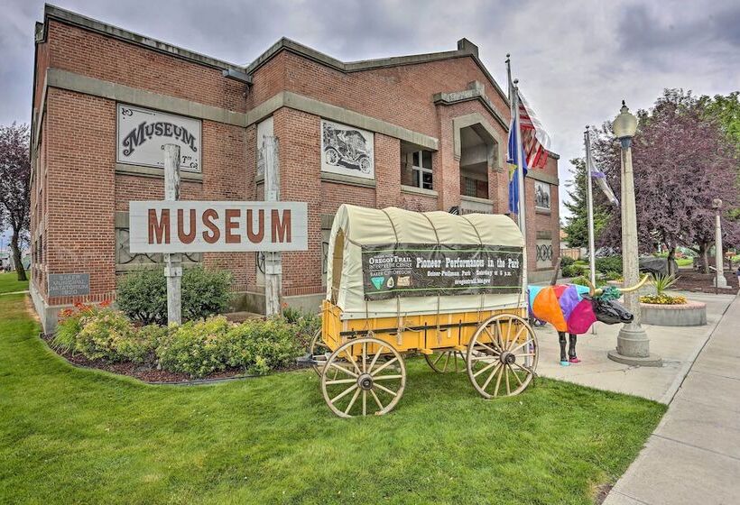 Pet Friendly Baker City Escape W/ Private Yard!