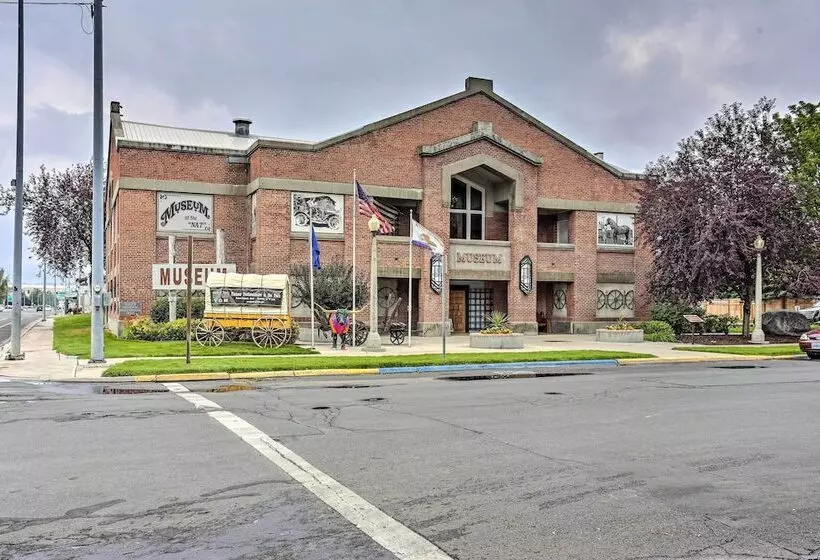 Pet Friendly Baker City Escape W/ Private Yard!