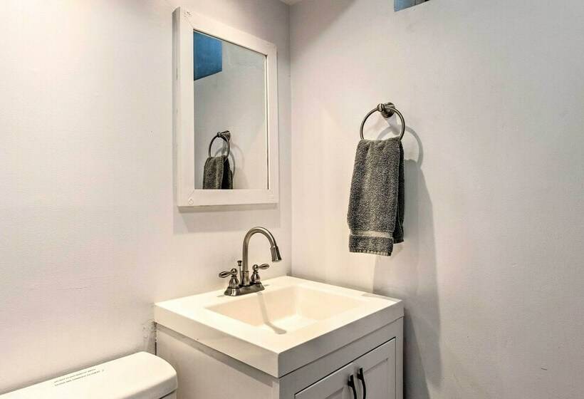 Petfriendly Home W/ Yard ~ 6 Mi To Denver!