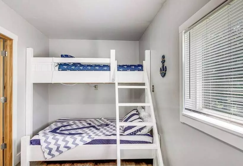 Quiet Lakefront Grand Rapids Cabin On 5 Acres