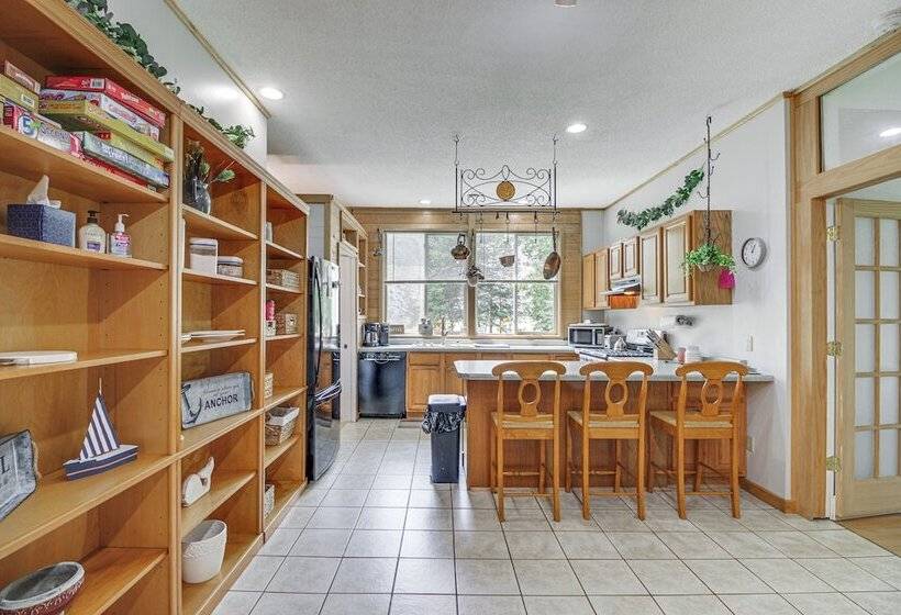 Quiet Lakefront Grand Rapids Cabin On 5 Acres