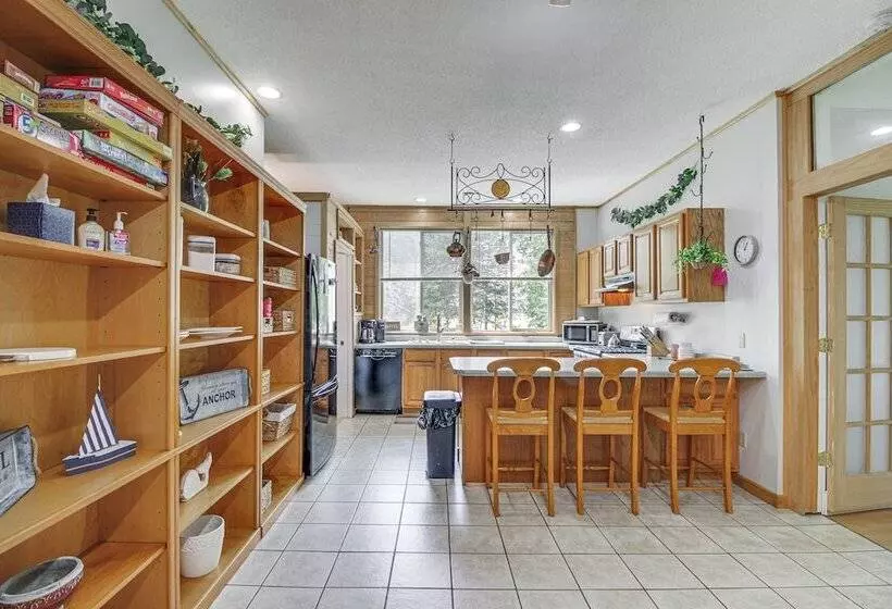 Quiet Lakefront Grand Rapids Cabin On 5 Acres