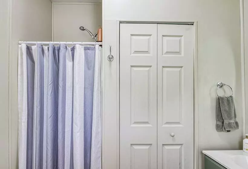 Quiet Lakefront Grand Rapids Cabin On 5 Acres