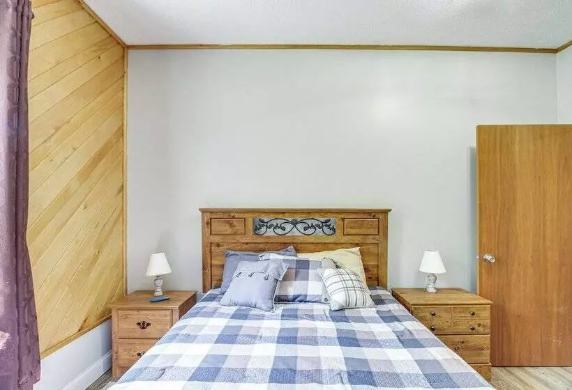 Quiet Lakefront Grand Rapids Cabin On 5 Acres