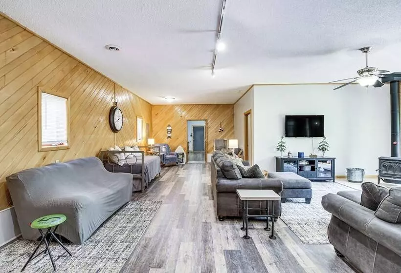 Quiet Lakefront Grand Rapids Cabin On 5 Acres