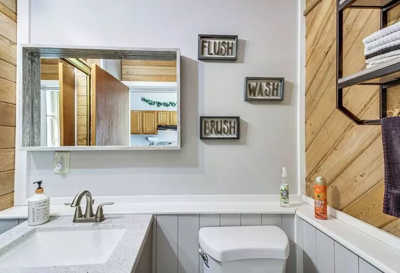 Quiet Lakefront Grand Rapids Cabin On 5 Acres