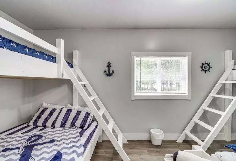 Quiet Lakefront Grand Rapids Cabin On 5 Acres