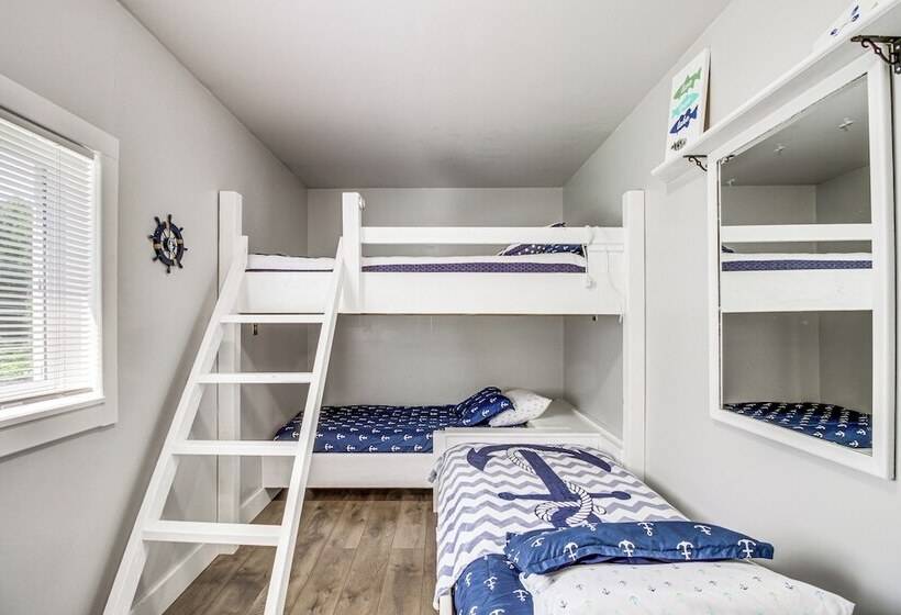 Quiet Lakefront Grand Rapids Cabin On 5 Acres