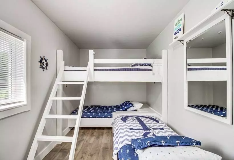 Quiet Lakefront Grand Rapids Cabin On 5 Acres