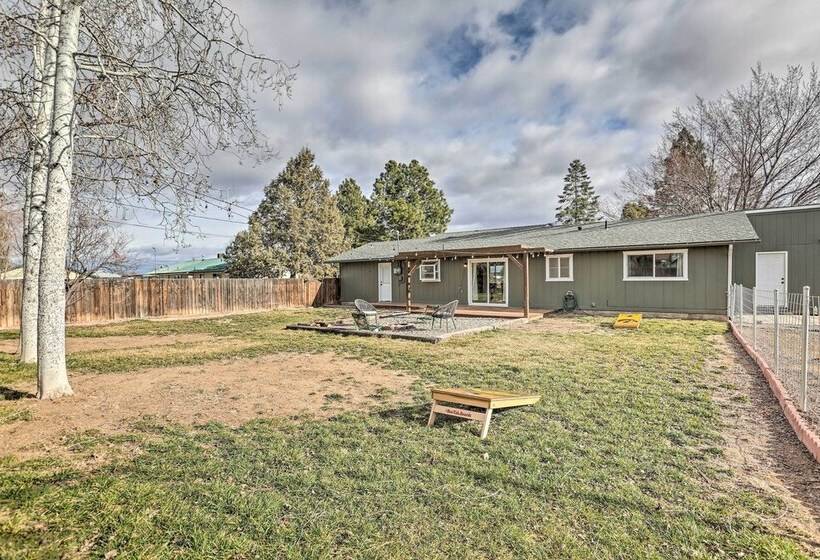 Relaxing Redmond Retreat: Golf, Hike & Ski!