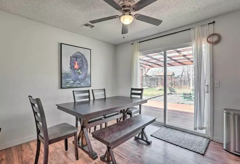 Relaxing Redmond Retreat: Golf, Hike & Ski!