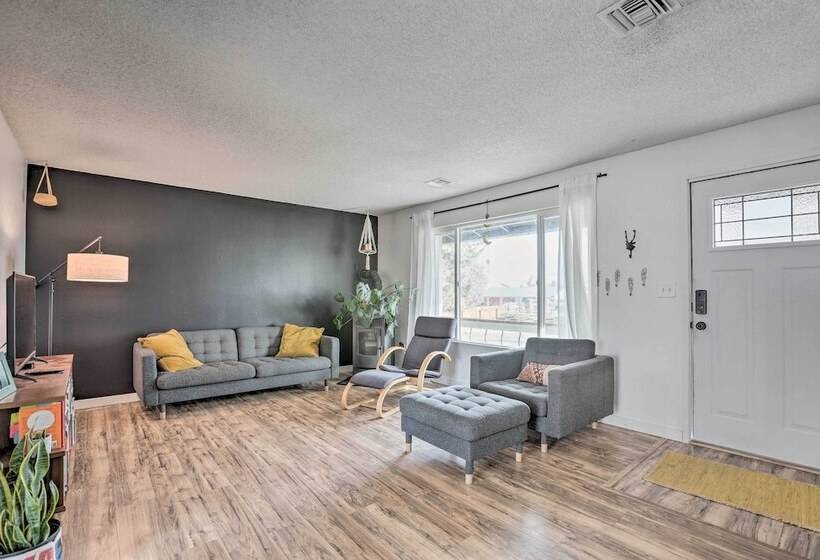 Relaxing Redmond Retreat: Golf, Hike & Ski!