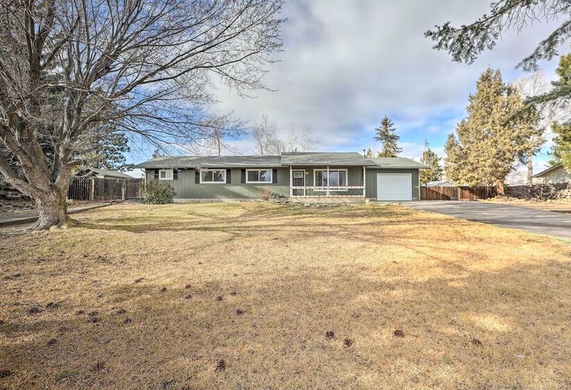 Relaxing Redmond Retreat: Golf, Hike & Ski!