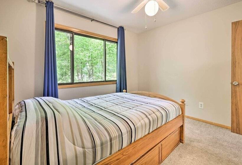 Resting Bear Chalet W/ Community Amenities!