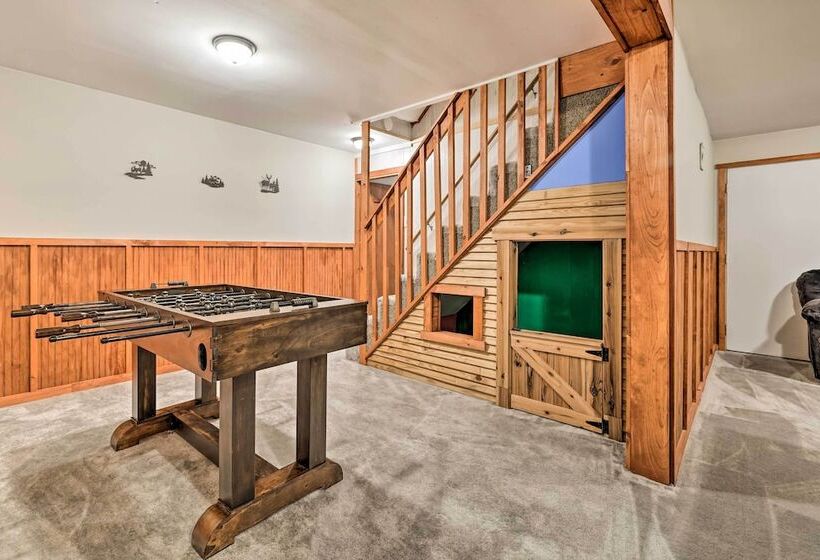 Resting Bear Chalet W/ Community Amenities!