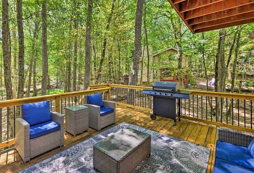 Resting Bear Chalet W/ Community Amenities!