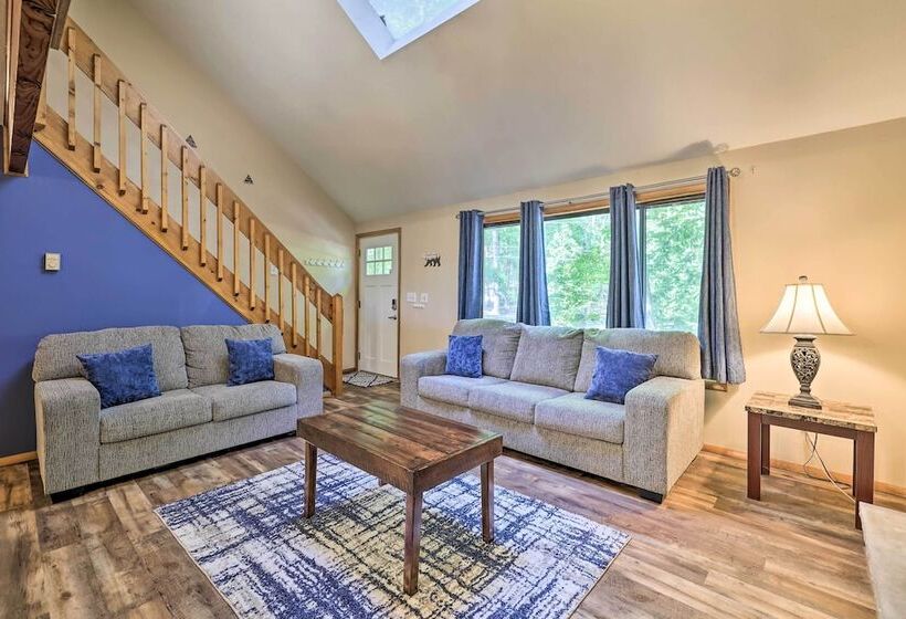 Resting Bear Chalet W/ Community Amenities!