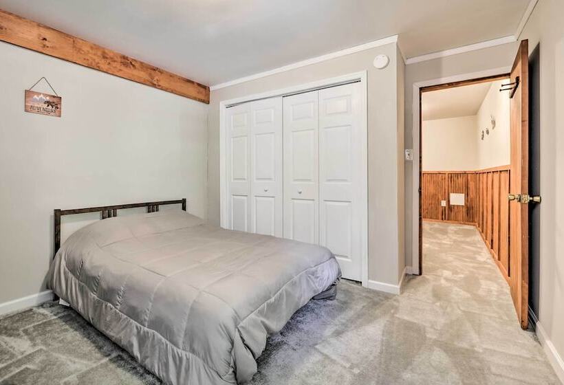 Resting Bear Chalet W/ Community Amenities!