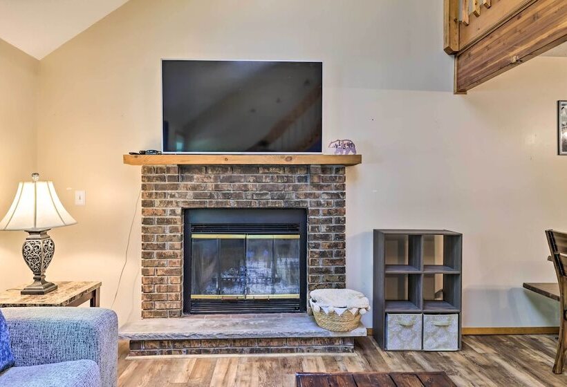 Resting Bear Chalet W/ Community Amenities!