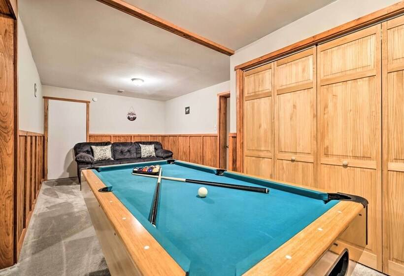 Resting Bear Chalet W/ Community Amenities!