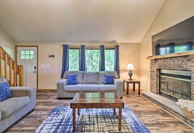 Resting Bear Chalet W/ Community Amenities!