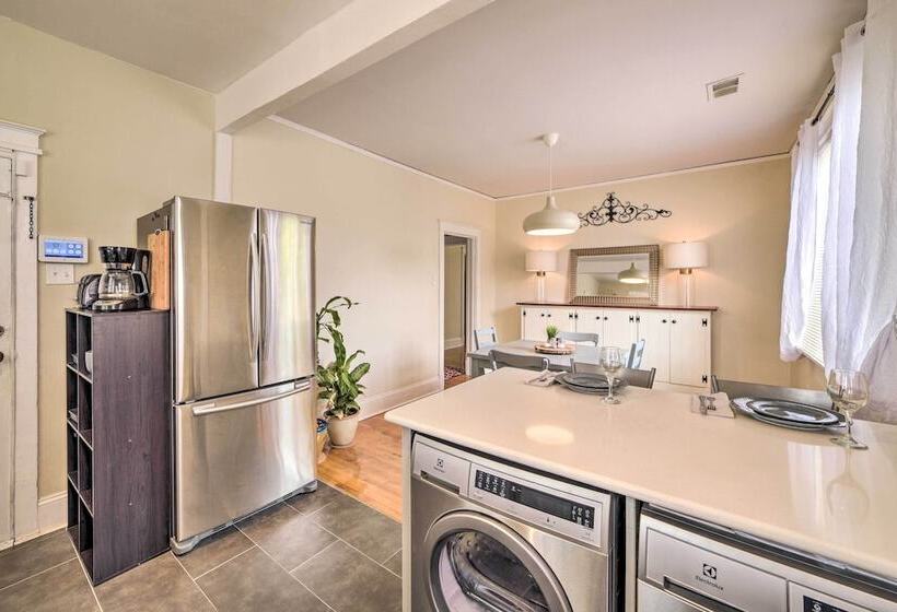 Centrally Located Richmond Home W/ Yard + Patio