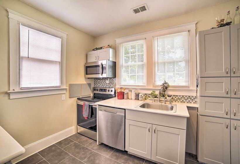 Centrally Located Richmond Home W/ Yard + Patio